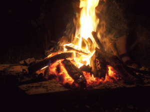 キャンプファイヤー